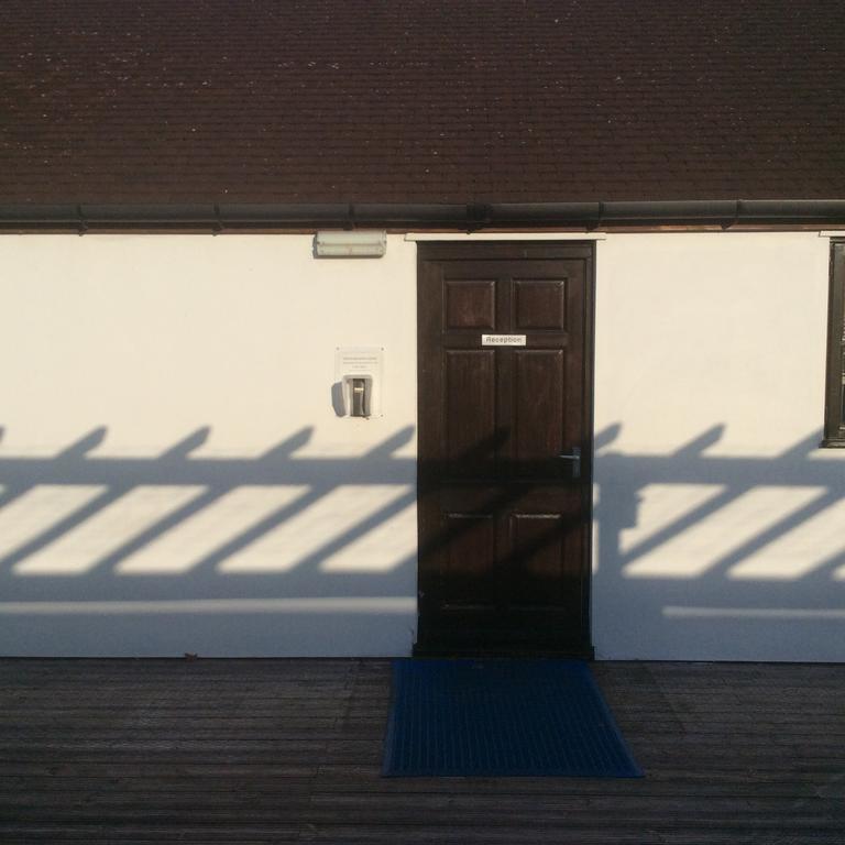 Dark Barn Lodge Gloucester Exterior foto